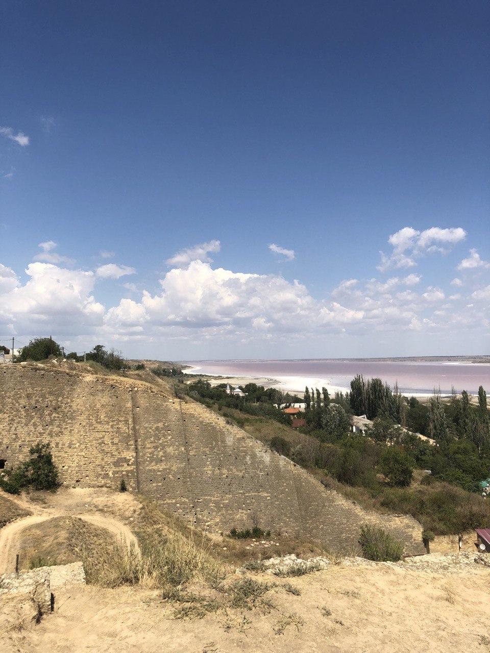 Лиман с розовым оттенком