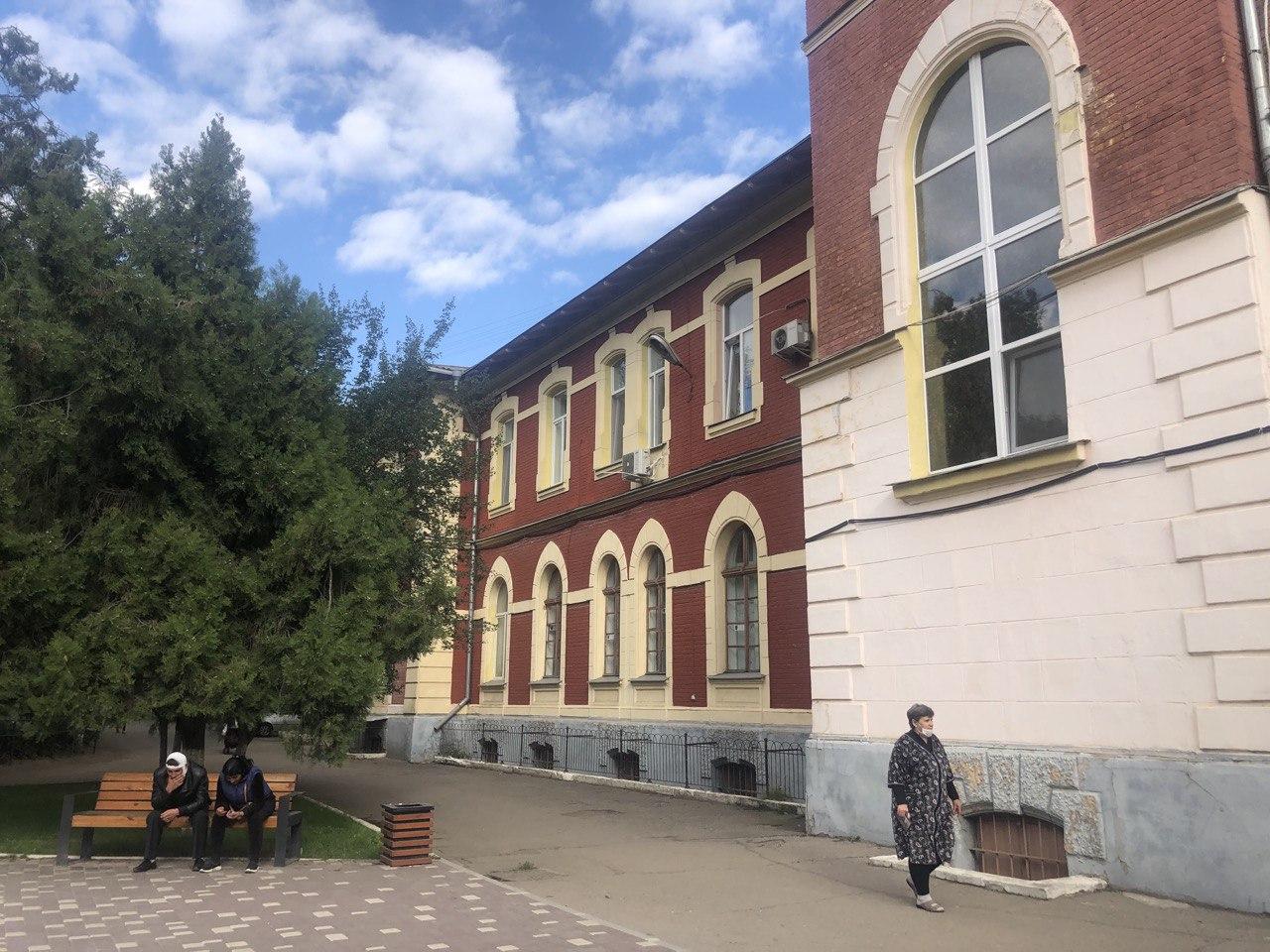 Дворик больницы. Фото автора