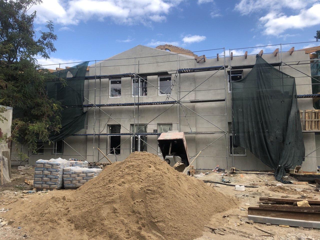 Реконструкция на территории 11 больницы. Фото горсовета