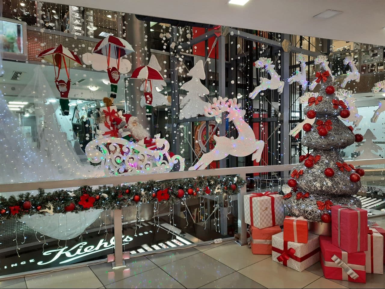 Новогодний декор в Одессе. Фото: Марина Повертайло 