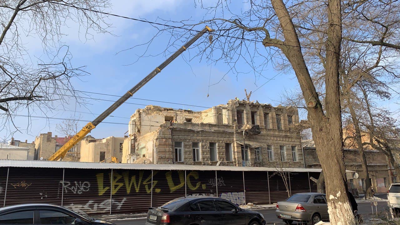 Разбор дома Бенетато на Торговой. Фото автора