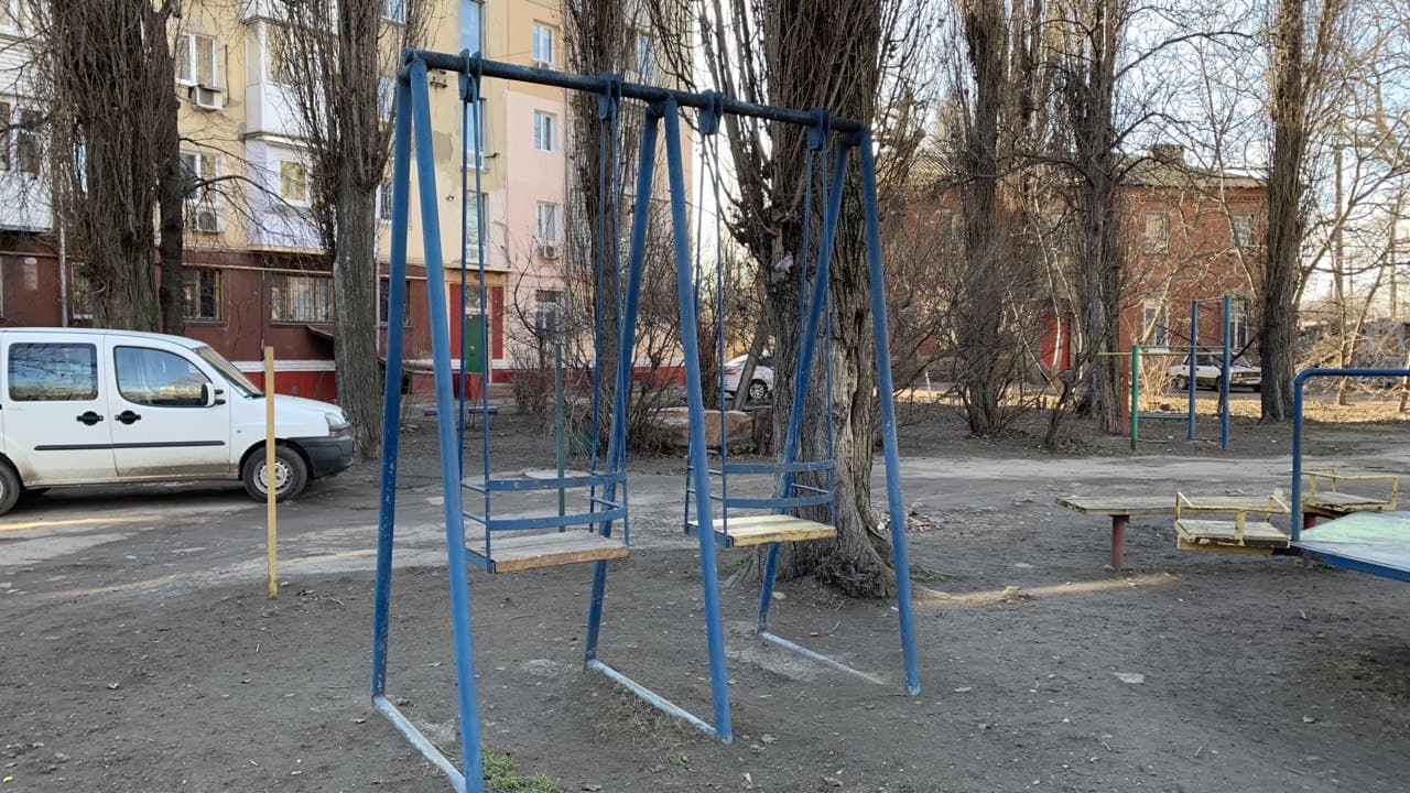 Жизнь возле железной дороги. Фото автора