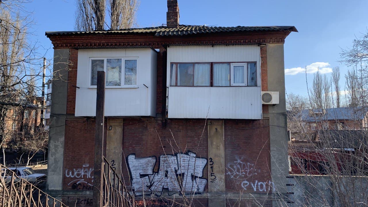 Жизнь возле железной дороги. Фото автора