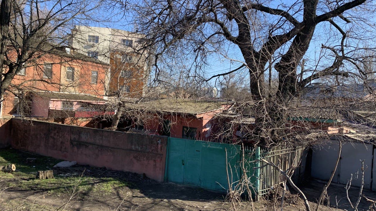 Жизнь возле железной дороги. Фото автора