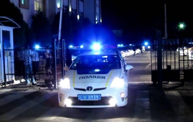 В Одессе в подъезде дома прогремел взрыв: подробности ЧП фото 1