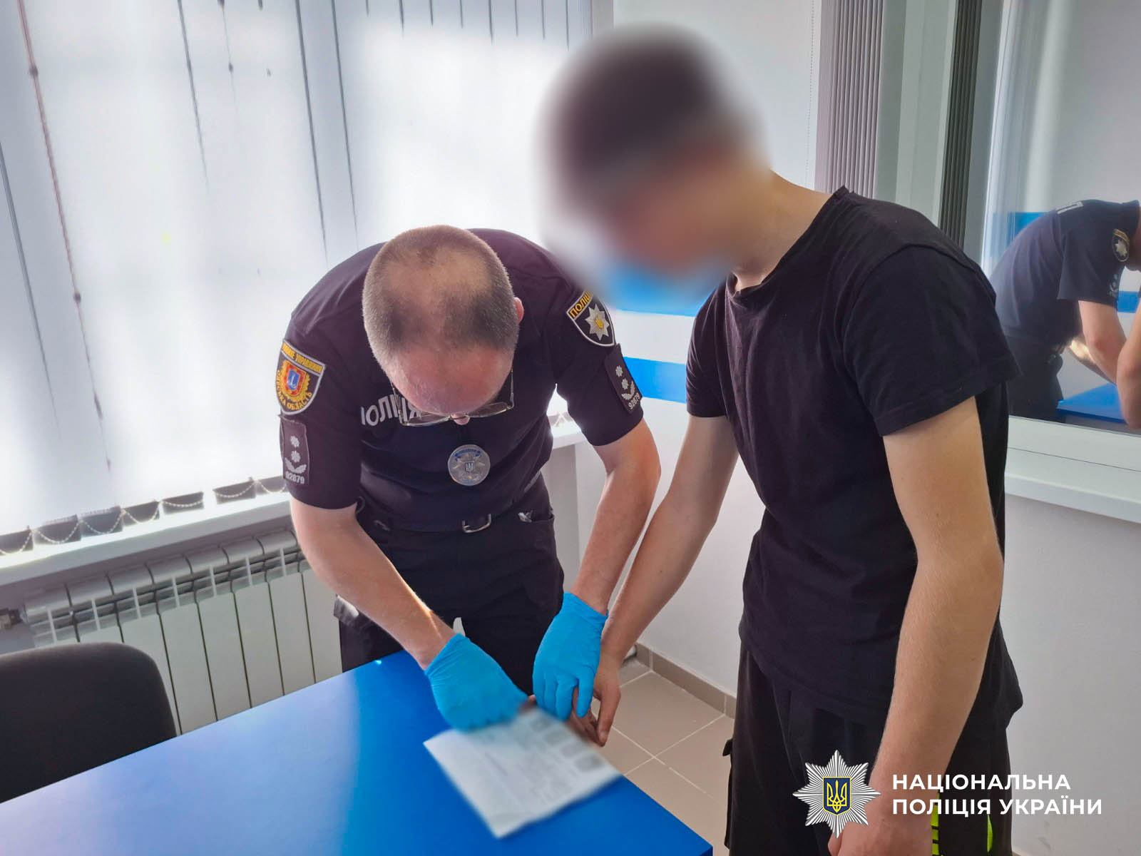 В Одесской области пытали 12-летнего парня в заброшенном здании -