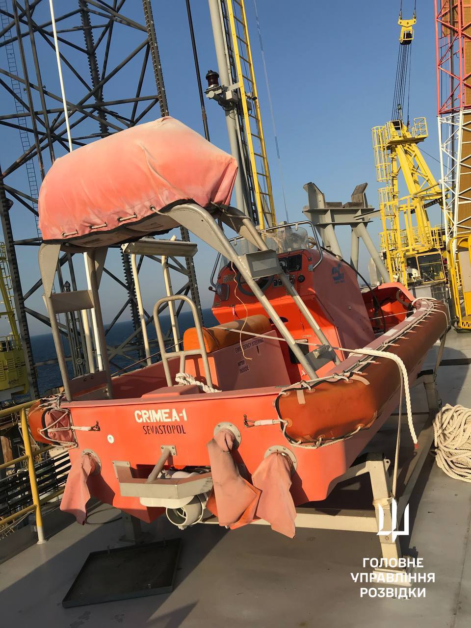 Украинские военные вернули под контроль "вышки Бойко" в Черном море -