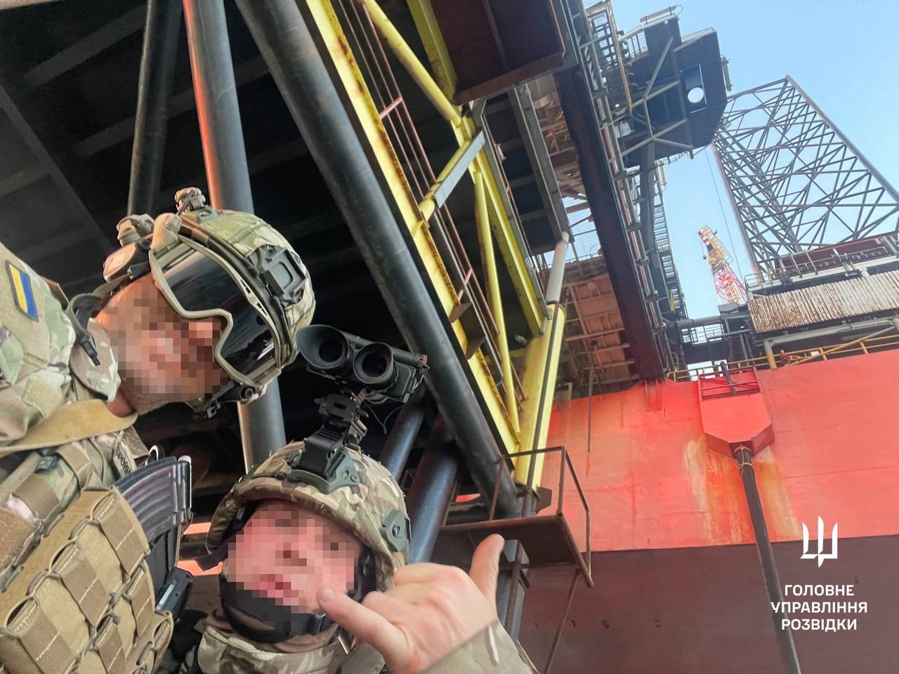 Украинские военные вернули под контроль "вышки Бойко" в Черном море -