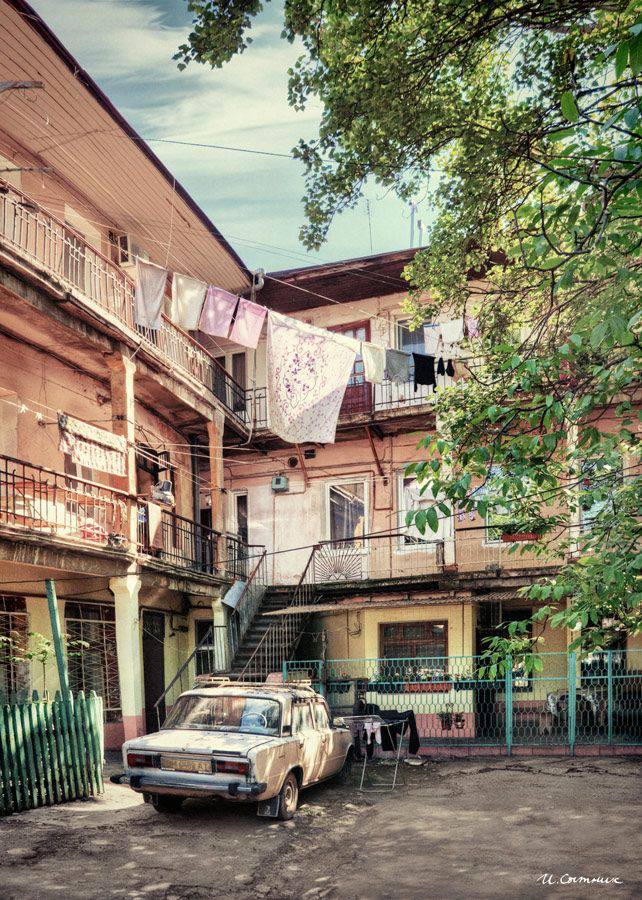 Одесский дворик в Ивано-Франковске. Фото: https://pin.it/4dyHAZoDg/Игорь Сытник