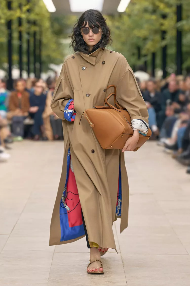 Модные тренчи из новых коллекций.