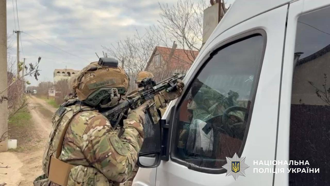 Мужчина открыл огонь по полиции и погиб во время спецоперации.