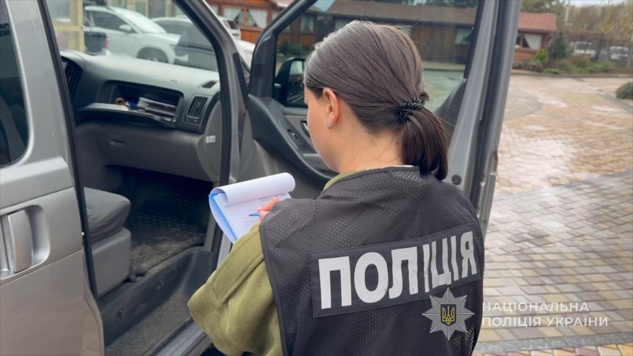 Требовал 15 тысяч долларов за "службу в тылу": в Одесской области задержали военного руководящего состава фото 2 1