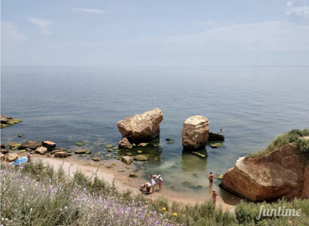 Дикий пляж в деревне Фонтанка. Фото &ndash; Funtime Kiev