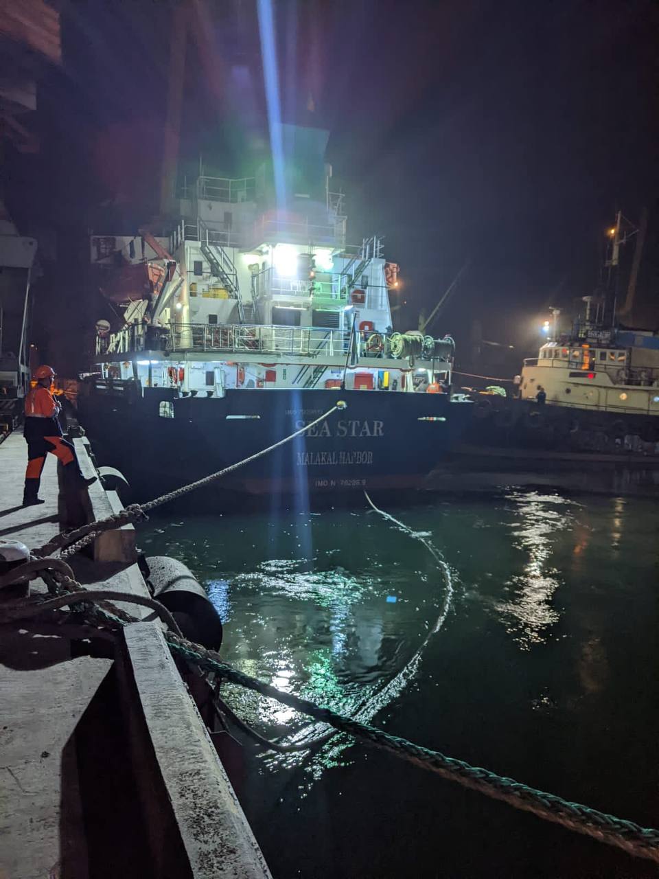 Из портов Одесской области вышли шесть суден с зерном.