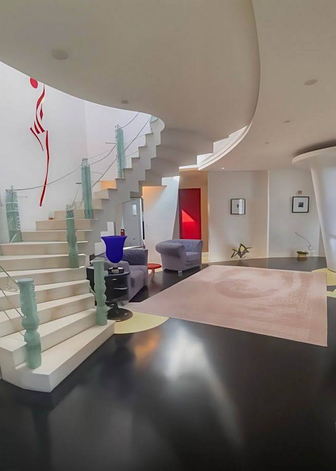 В Одессе показали квартиру российского генерала Дмитриева за 1,5 миллиона долларов.