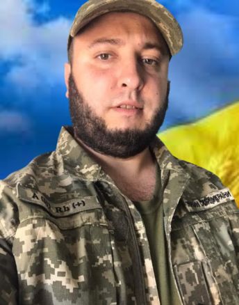 Євген Тихонов.