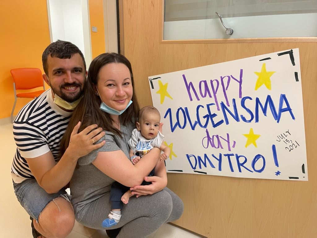 Маленький одессит получил самый дорогой укол в мире. Фото: facebook.com/Дети мы успеем