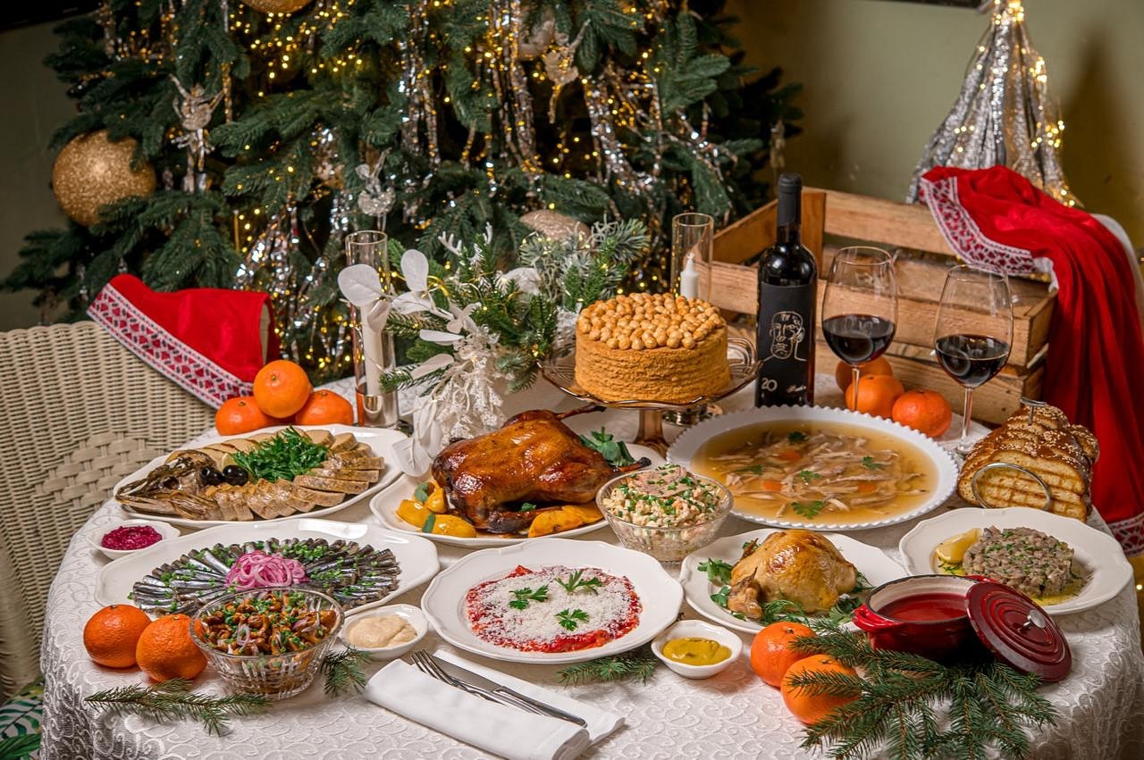 Новогоднее меню от ресторана "Дача".