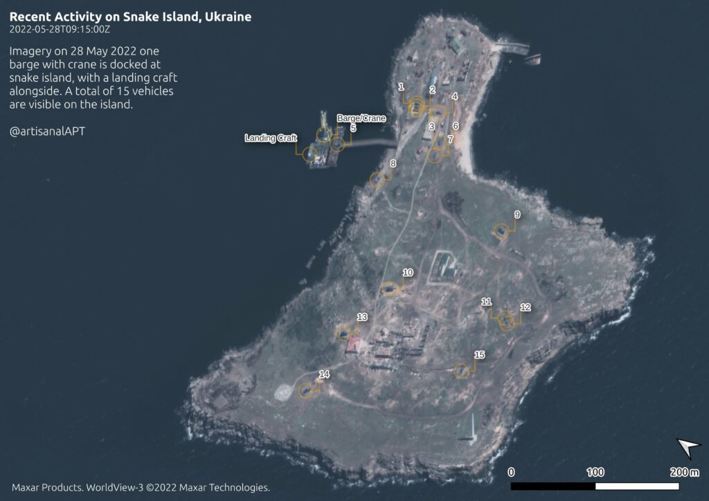 Спутниковые снимки Змеиного, опубликованные 28 мая 2022 года.