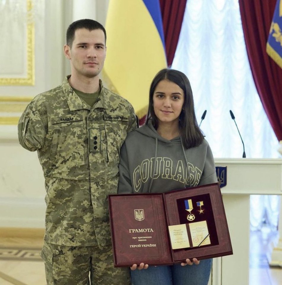 Залишився без руки, захищаючи Донецьку область: мешканець Одещини отримав звання Героя України.
