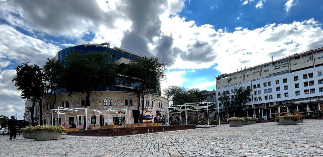 Качели на Греческой, которые обошлись Одессе пять миллионов гривен, убрали 