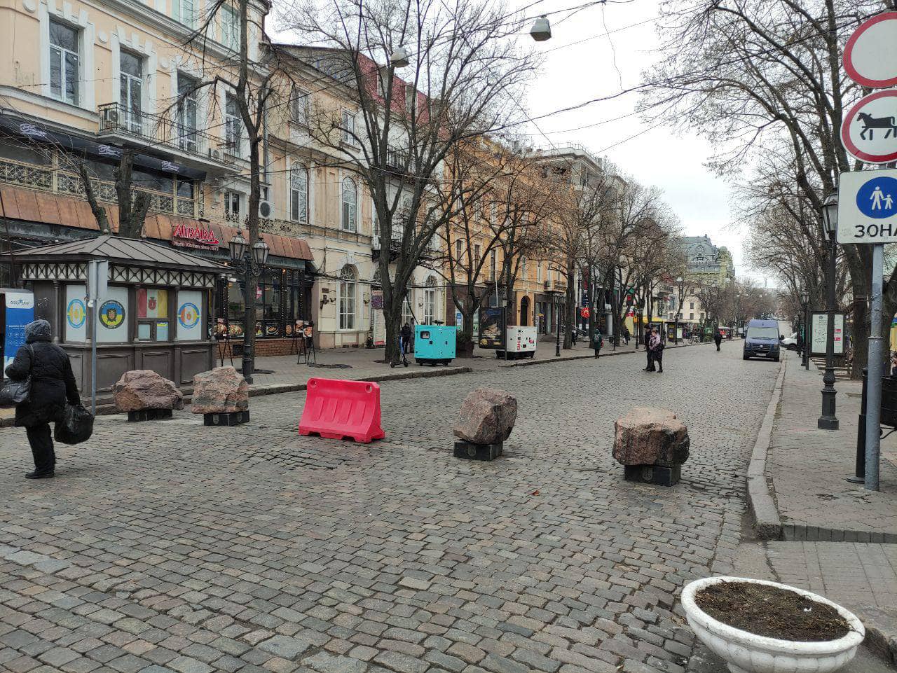Паркування на Дерибасівській: вулицю знову перекрили.