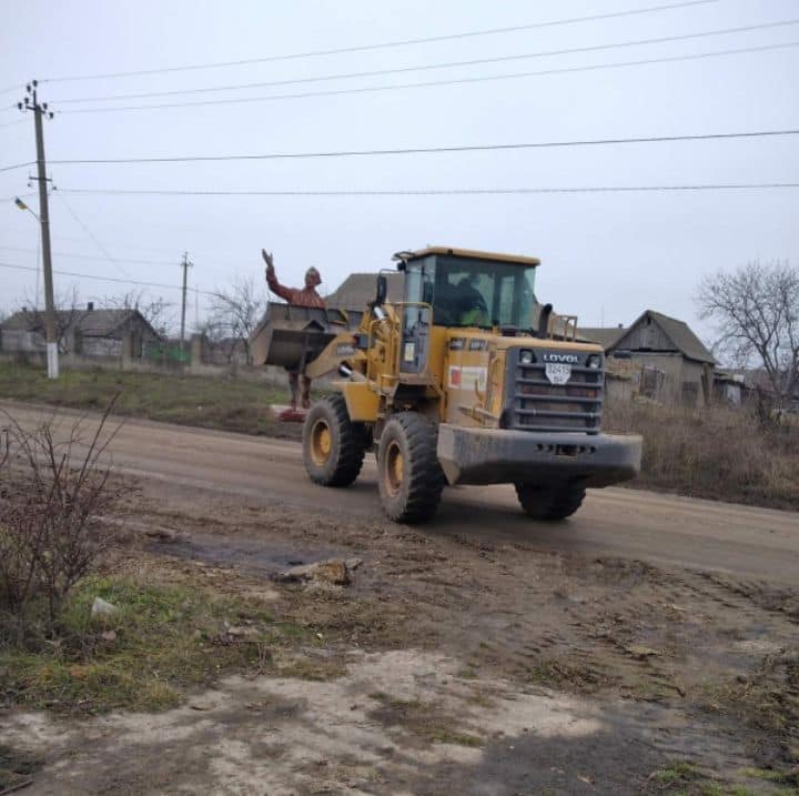 В Одесской области снесли еще памятник Суворову.