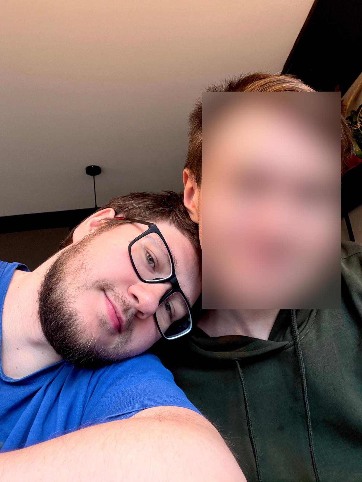 Однополая пара одесситов пыталась подать заявку на регистрацию брака в "Дії", но им отказали.