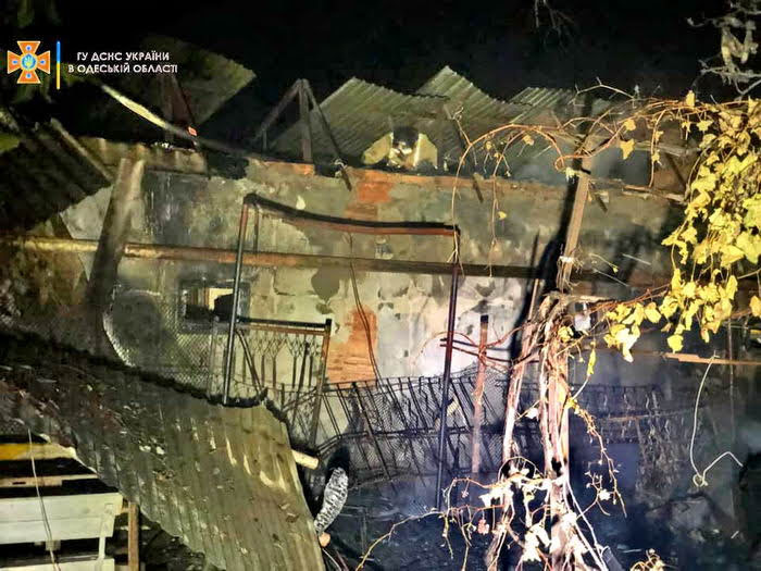 На Южной дороге горели два здания. Фото: пресс-службы ГСЧС