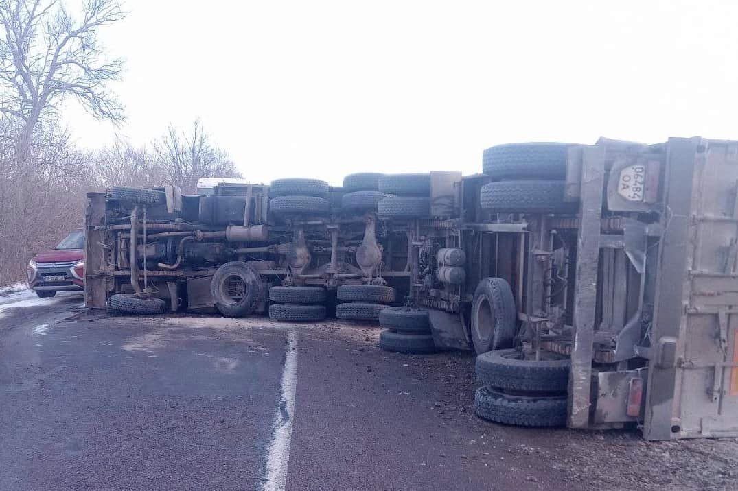 На трасі "Одеса-Рені" великий затор через аварію.