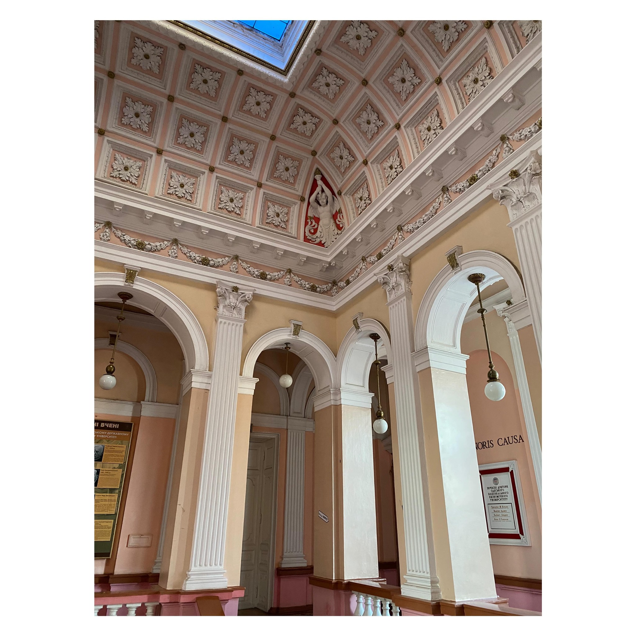 Гуманітарний волонтерський центр 