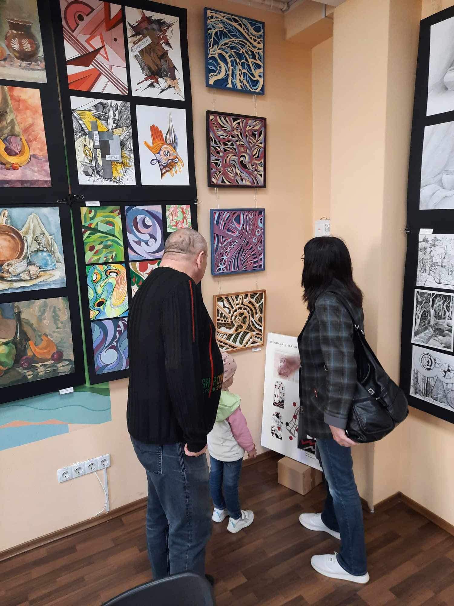 Фотовыставка работ студентов.