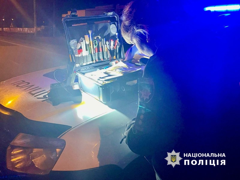 На улице Евгена Танцюри мужчина заступился за женщин: в него выстрелили.