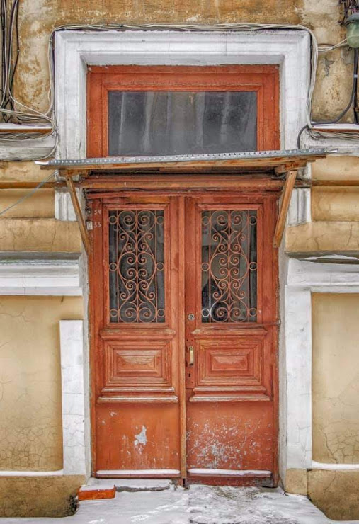 Двери до реставрации. Фото: Константин Емельянов