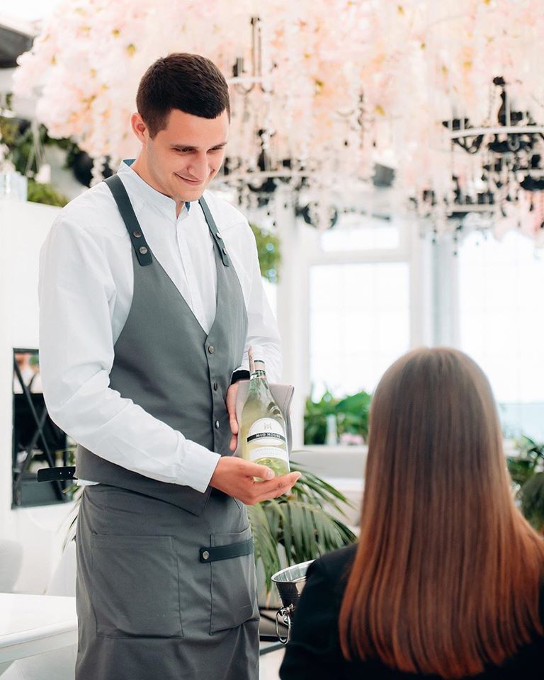 Какие летние площадки работают после послабления карантина в Одессе. Фото: Terrace. Sea View