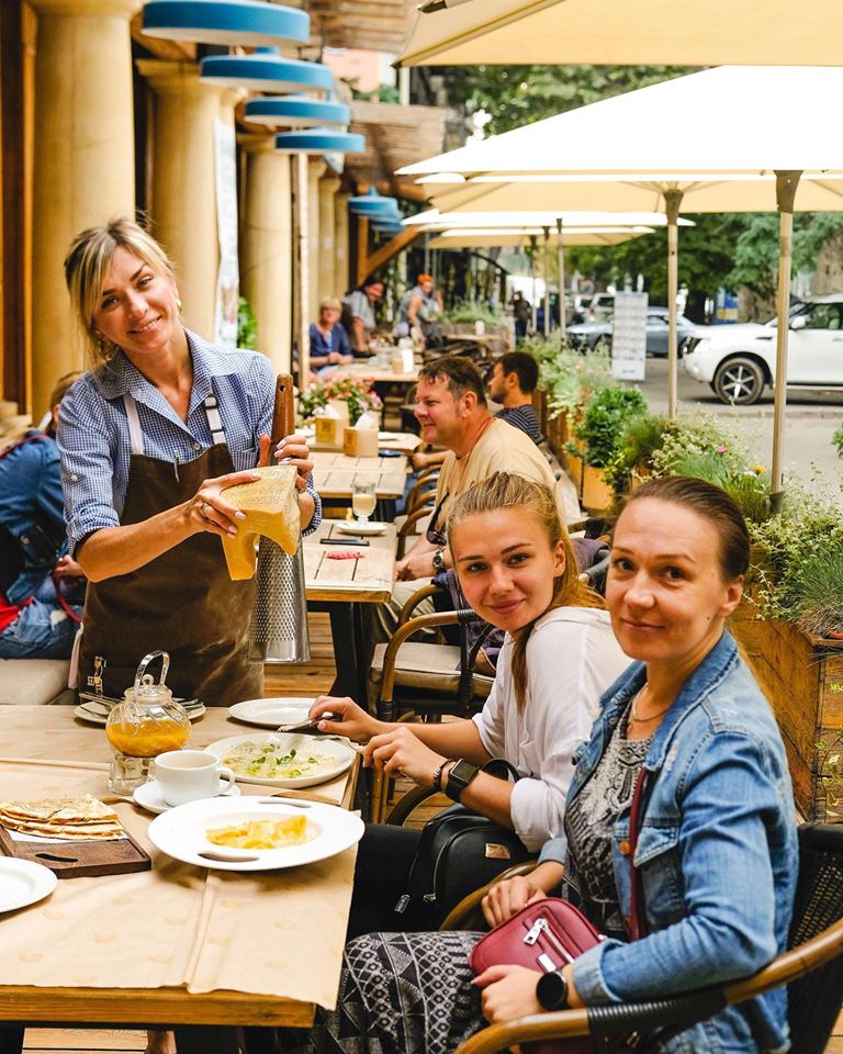 Какие летние площадки работают после послабления карантина в Одессе. Фото: Tavernetta