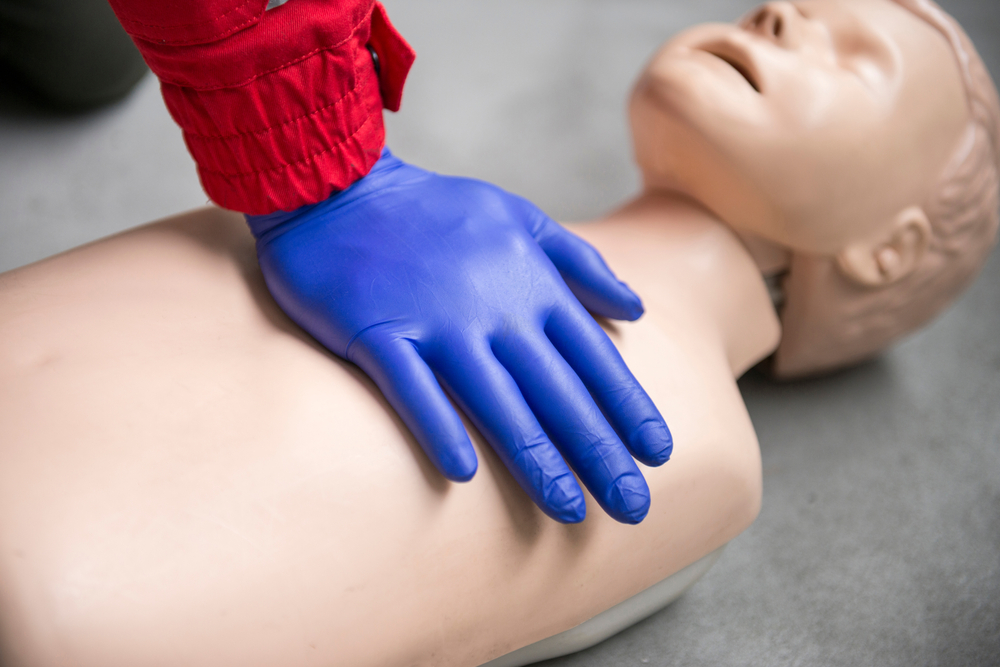 Школа для батьків – серцево-легенева реанімація (СЛР): допомога дітям, підліткам та дорослим.