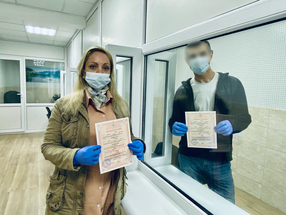 Два заключенных одесской тюрьмы оформили брак. Фото: Государственная исправительная колония №14 