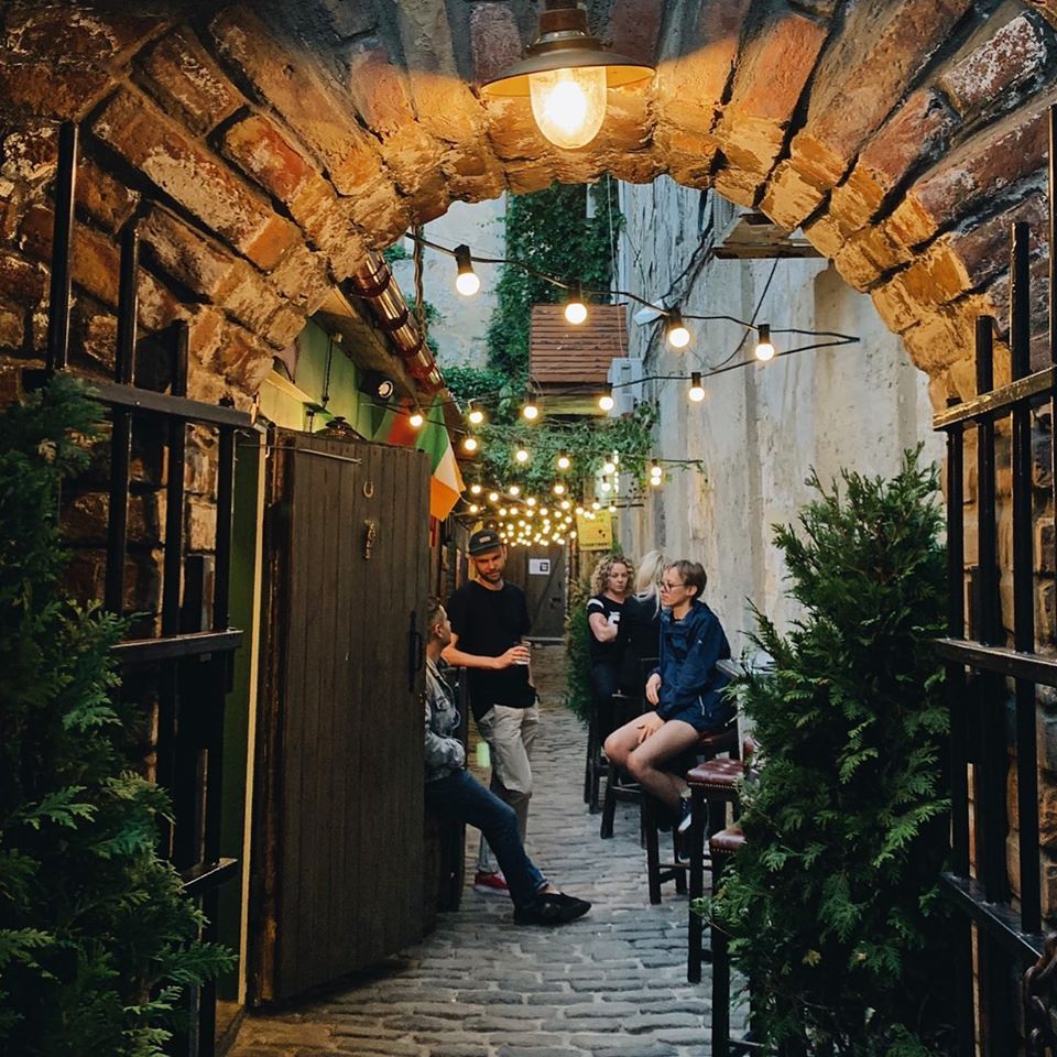 Летние площадки заведений в Одессе. Фото: Fox & Pipe