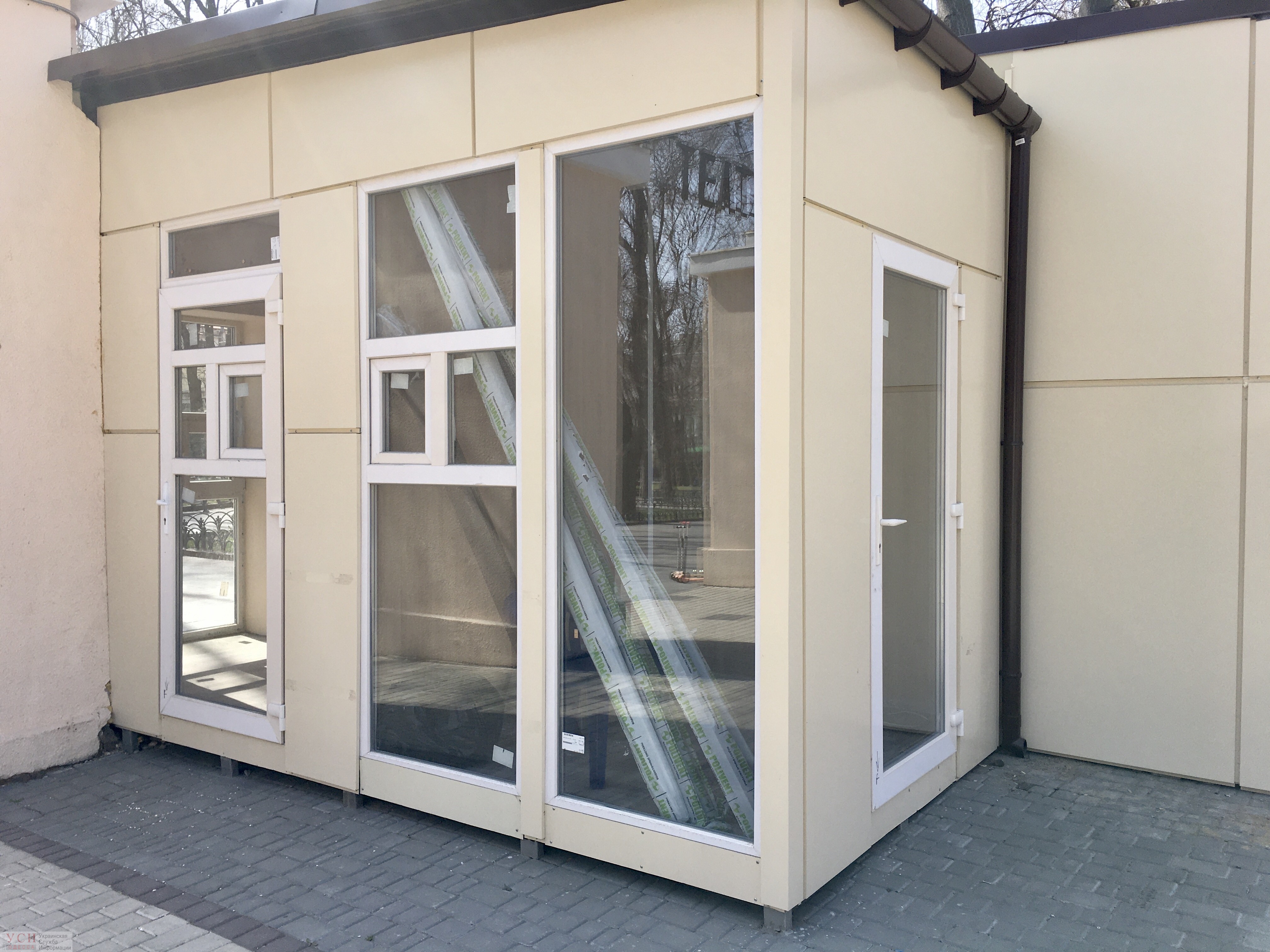 Летний театр застраивают во время карантина. Фото: УСИ