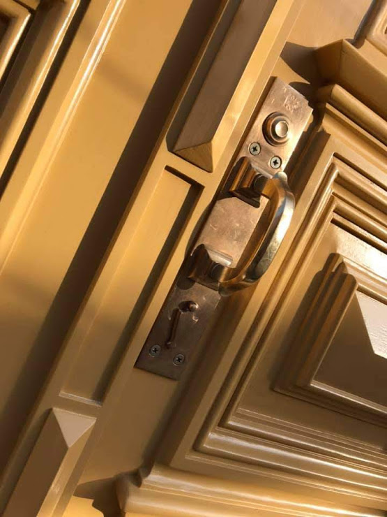 Двери после реставрации. Фото: Константин Емельянов