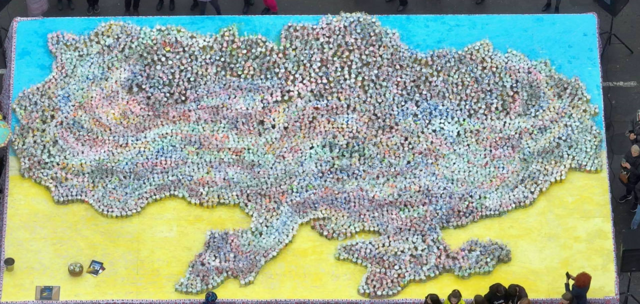 В Одесской области создали самую большую карту Украины из пасок.