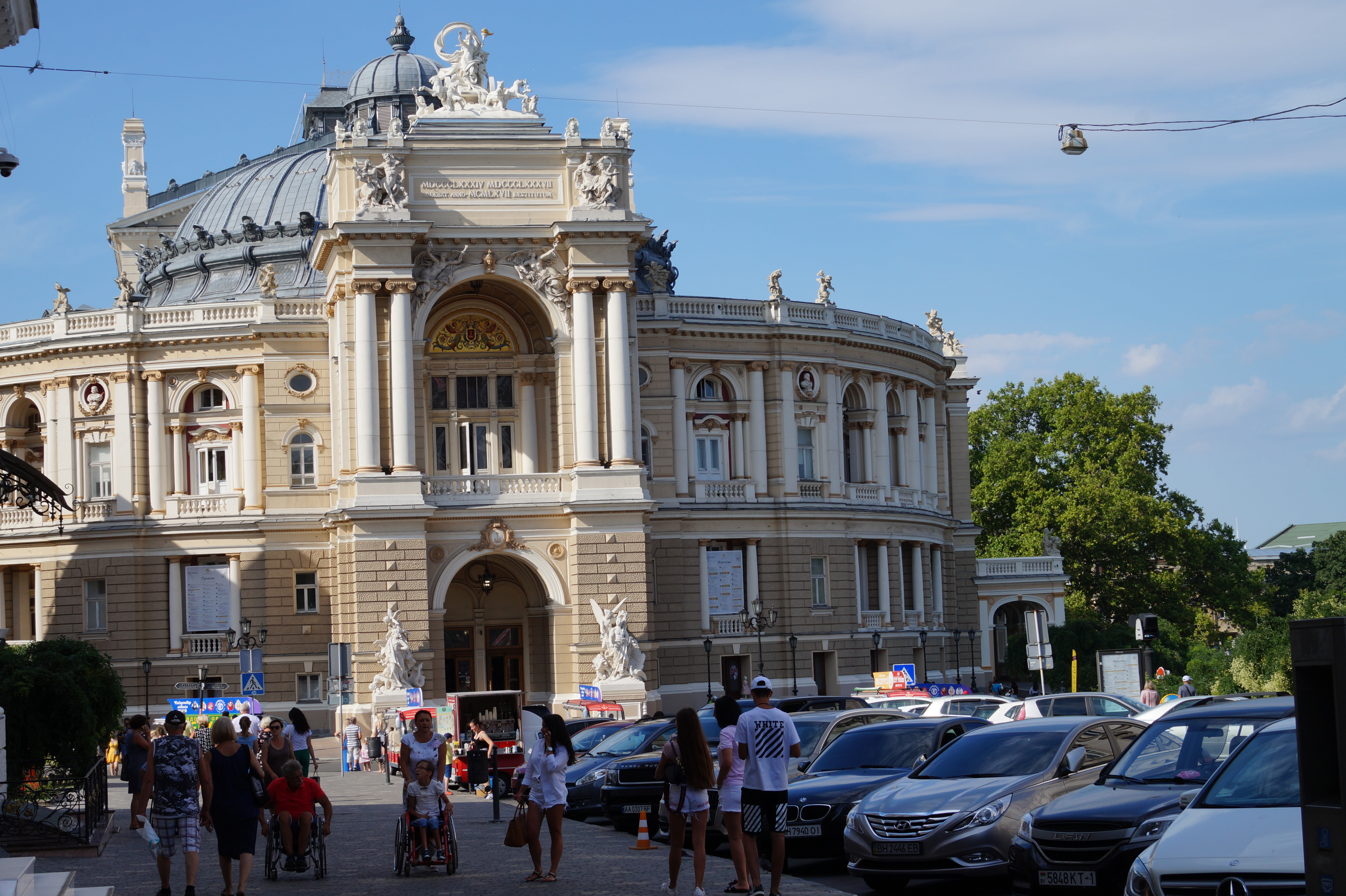 Оперный театр в Одессе. Фото Александры Дедюлиной