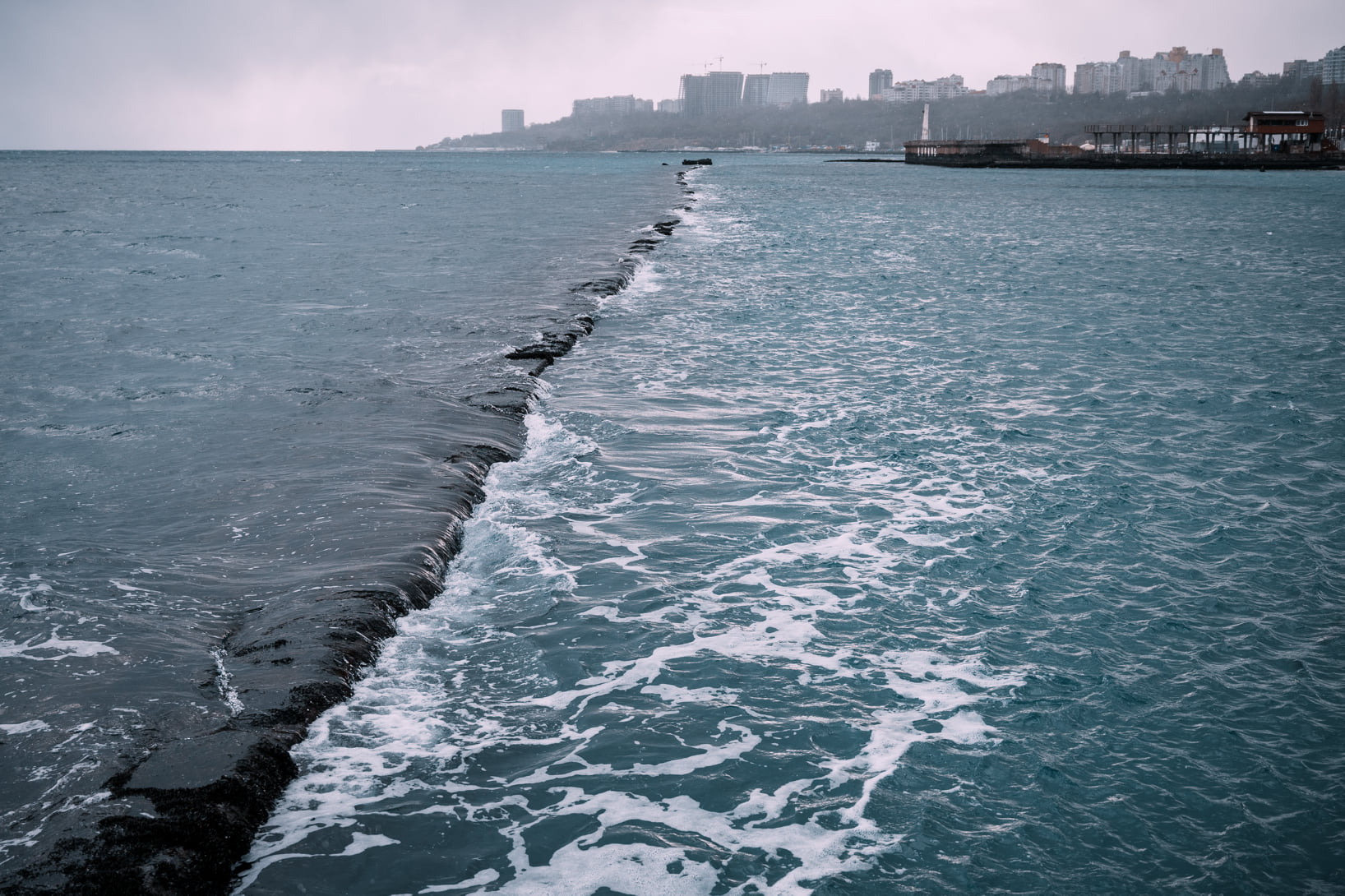 В Одессе "отступило" море.
