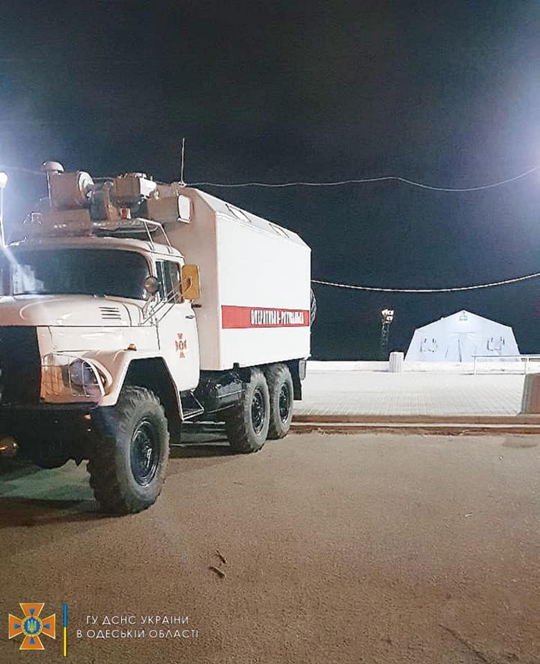 Мороз и ветер: как проходят Крещенские купания в Одессе.