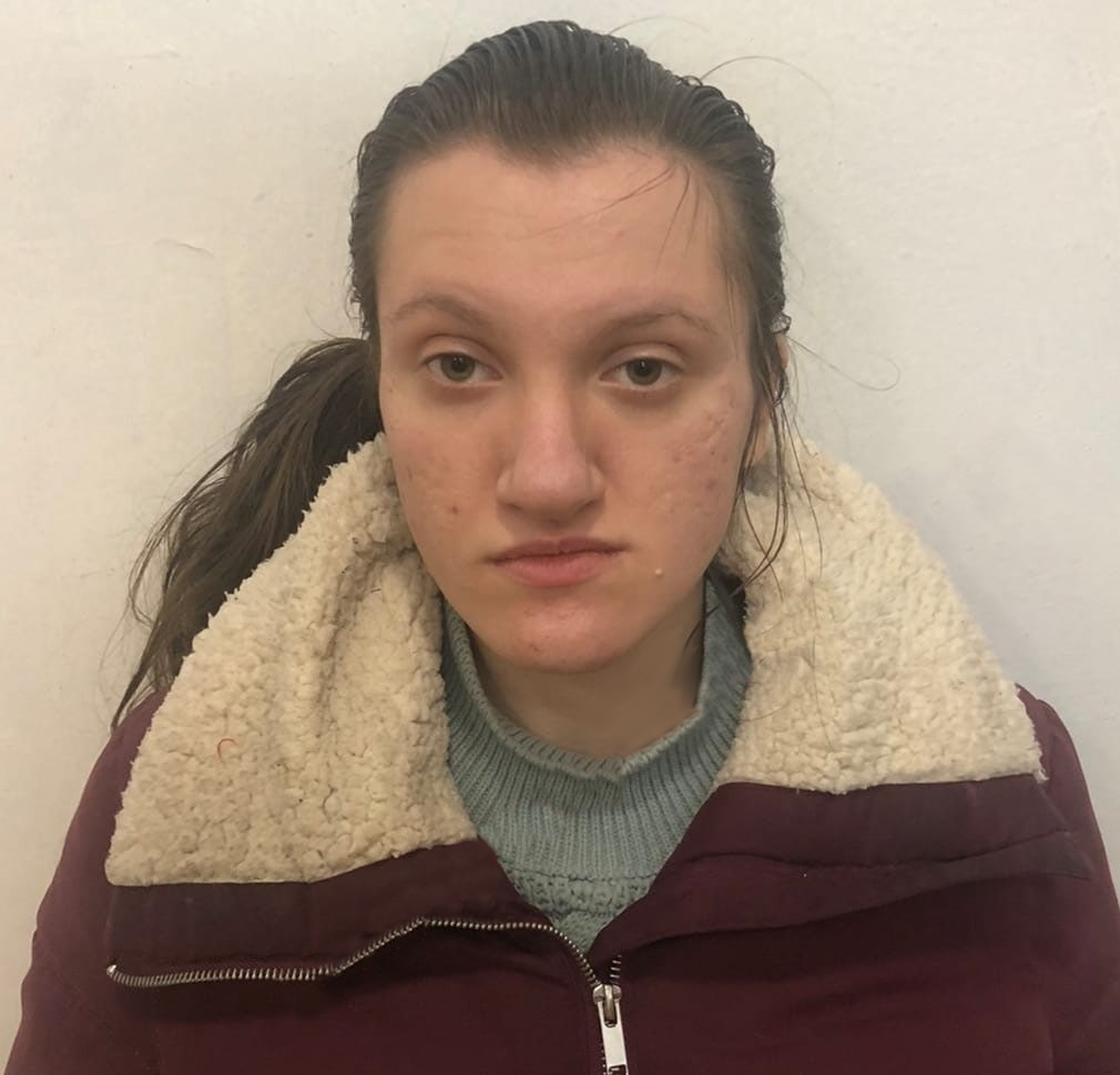 Одесити просять допомогти у пошуках родичів дівчини.