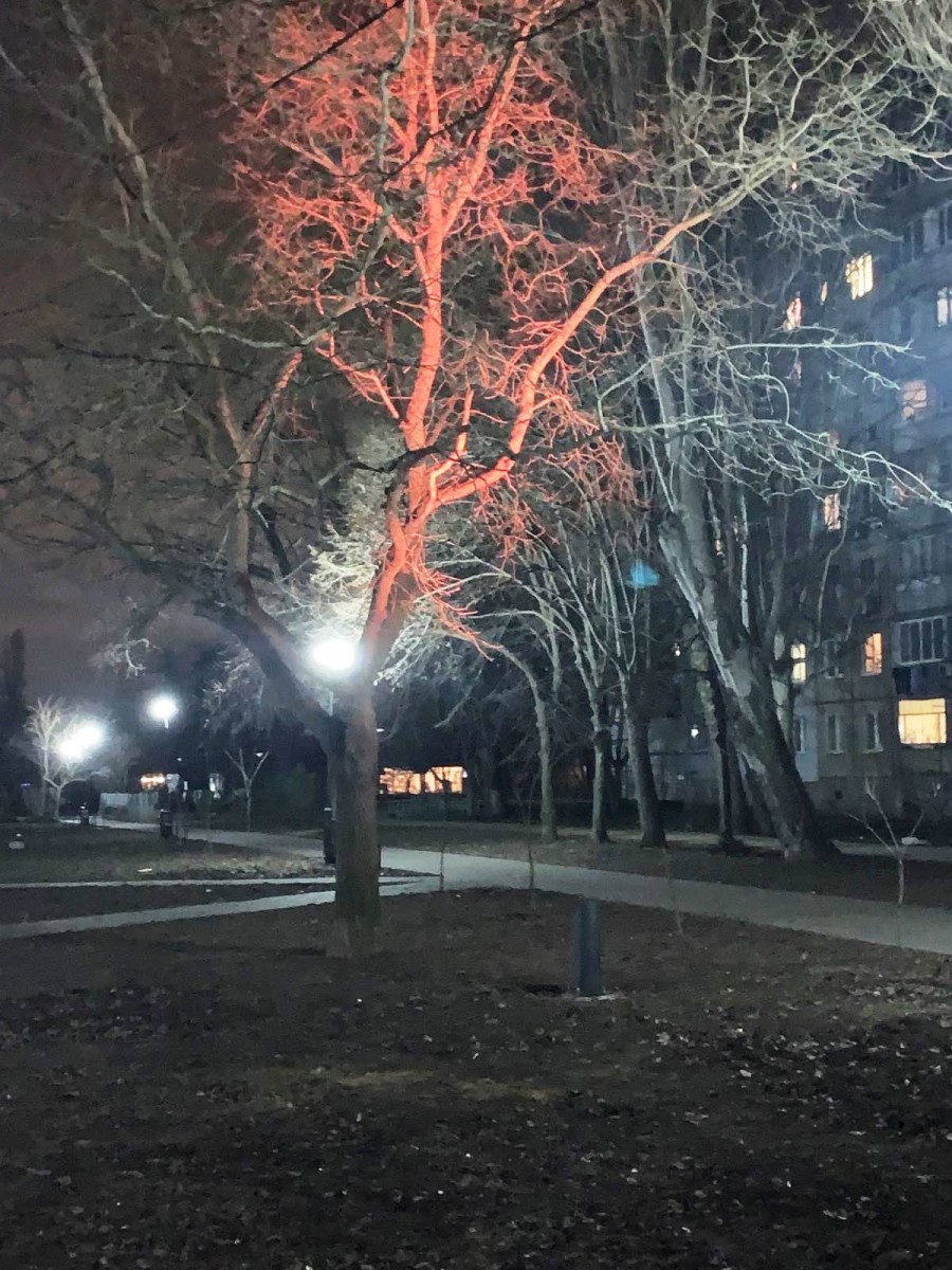 На обновленный Крымский бульвар в Одессе пришли вандалы. Фото: omr.gov.ua 