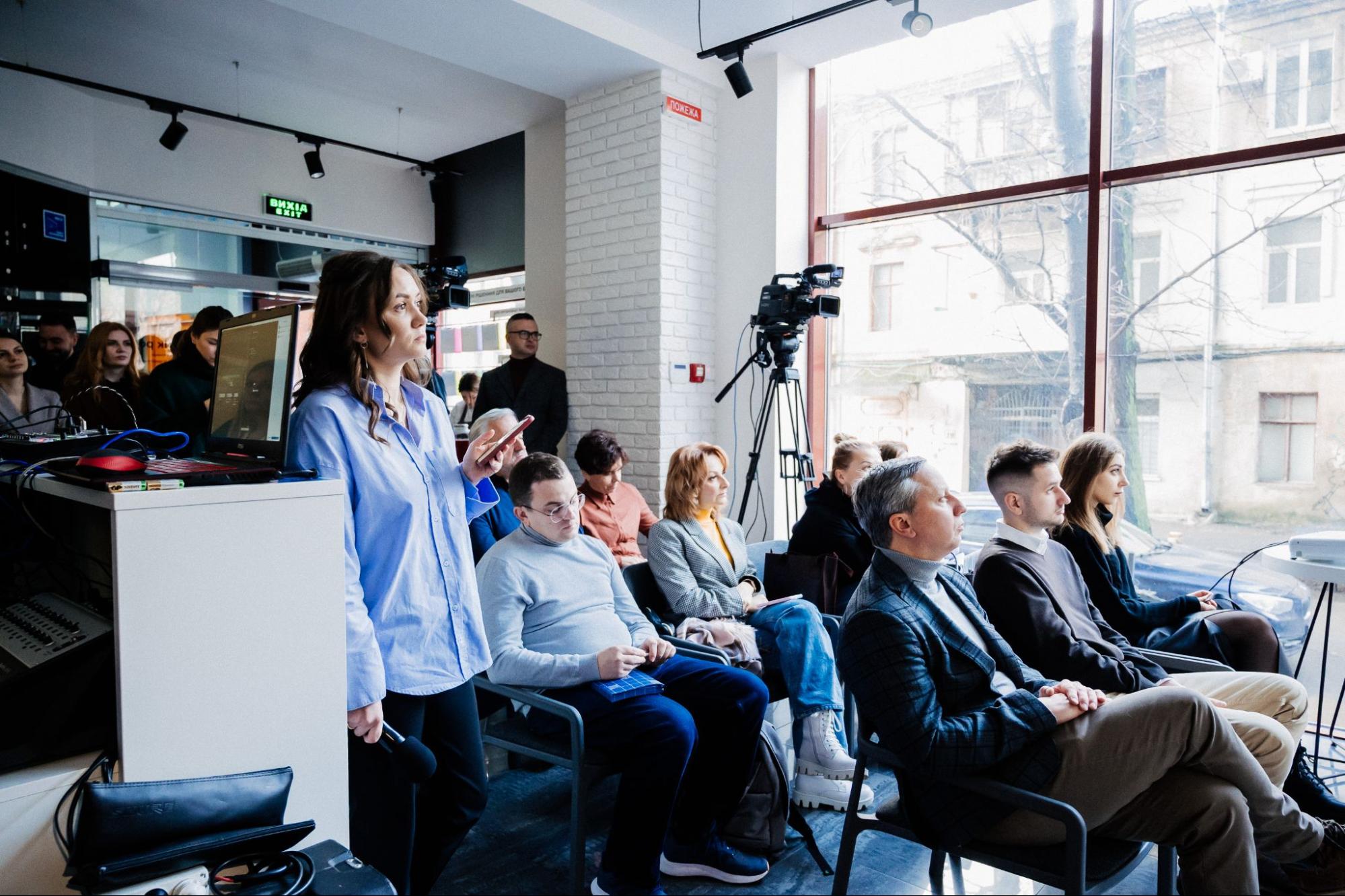 Відбулась презентація можливостей для українського бізнесу завдяки співпраці мережі центрів Дія.Бізнес з UKRSIBBANK та Mastercard