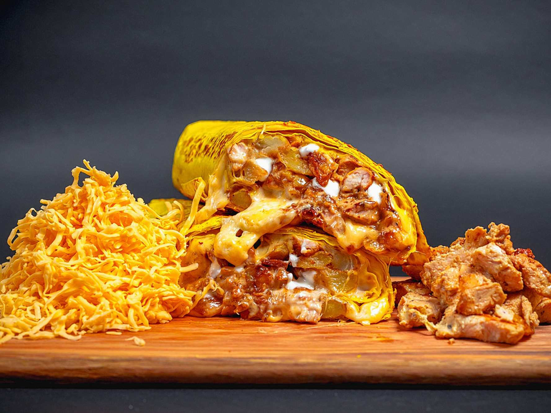 Українська зі свининою та сирний лапатасьєн.