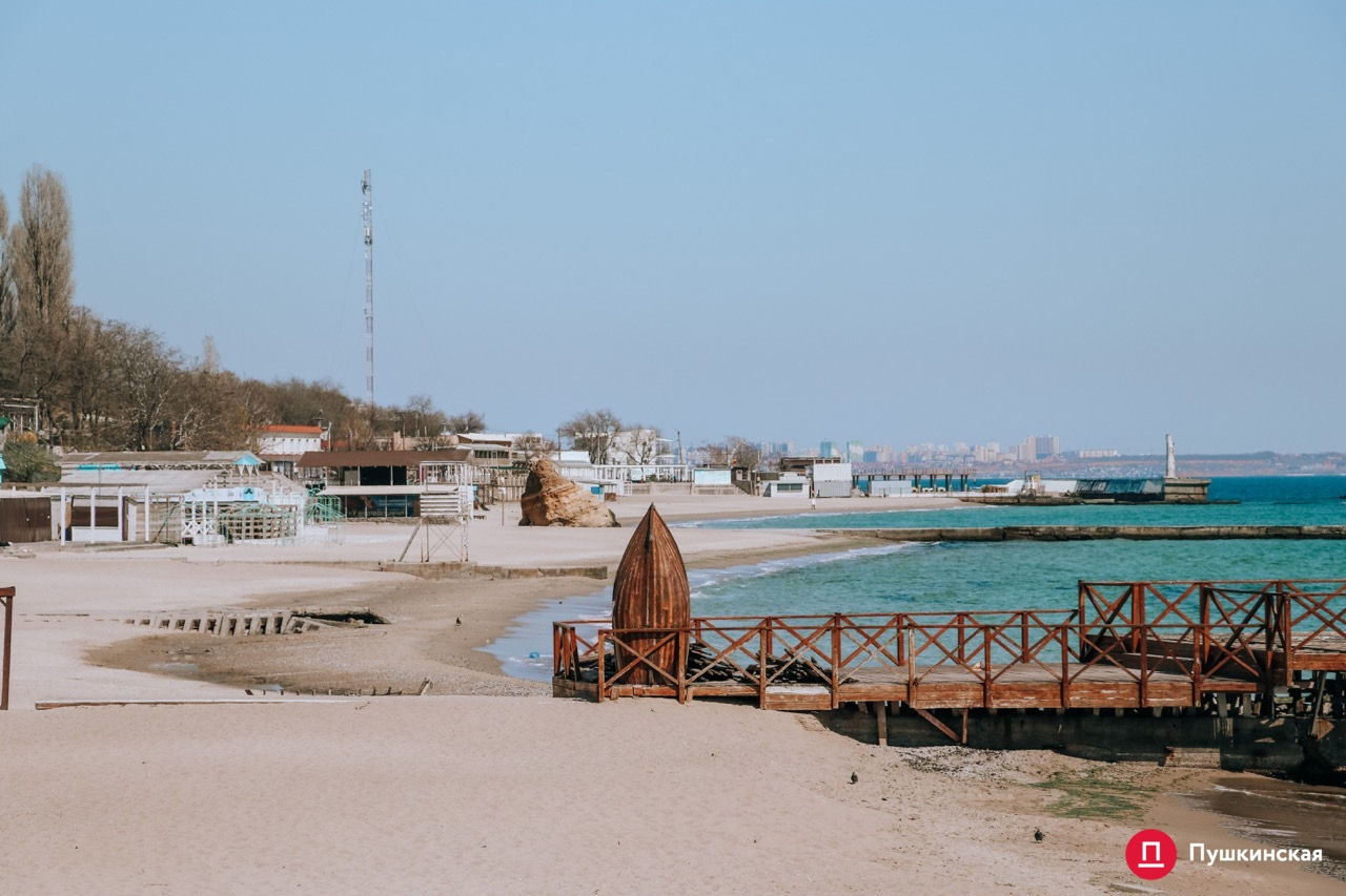 В Одессе "отступило" море. Фото: Пушкинская
